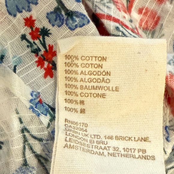 Let Me Be Anthropologie Bandana Buttondown - Picture 8 of 9